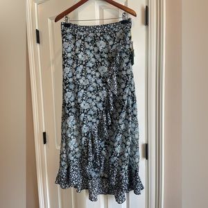 CeCe Island Oasis Black Floral Chiffon Skirt Medium